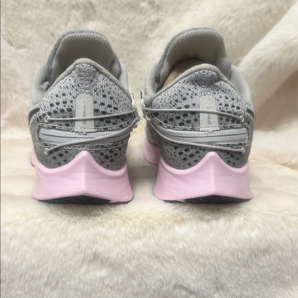 Nike Zoom Pegasus 35 Flyease Gray and Pink Athletic Shoes with Breathable Mesh - Picture 5 of 11